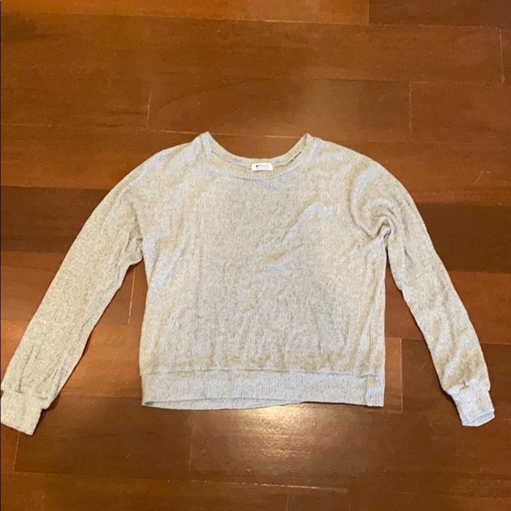 Soft grey simple long sleeve tee